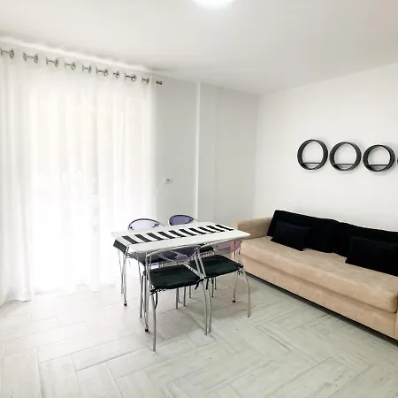 Apartment Promo Price September - By The Sea 1 Min From The Beach