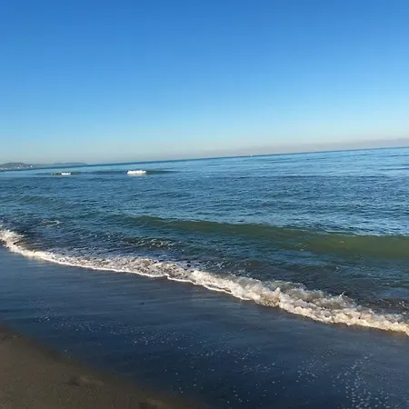 Promo Price September - By The Sea 1 Min From The Beach アパート ゴーレム