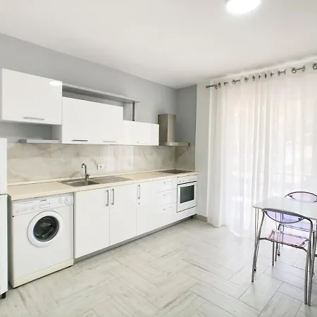 Promo Price September - By The Sea 1 Min From The Beach Apartment Golem (Tirana)