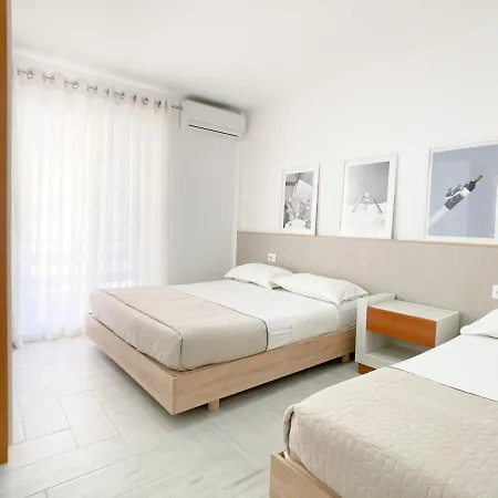 Promo Price September - By The Sea 1 Min From The Beach Apartment