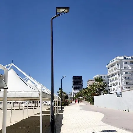 Promo Price September - By The Sea 1 Min From The Beach Apartment